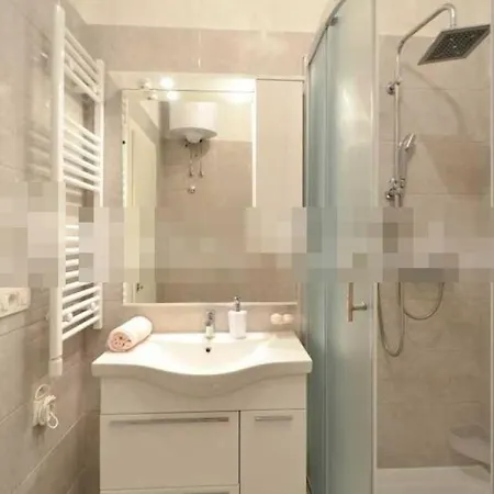 Apartment In Rogoznica With Terrace, Air Conditioning, Wifi, Washing Machine 5041-2 * רוגוזניצה