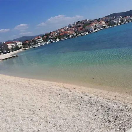 Apartment In Rogoznica With Terrace, Air Conditioning, Wifi, Washing Machine 5041-2 דירה *