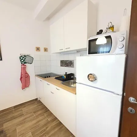 In Rogoznica With Terrace, Air Conditioning, Wifi 5170-1 Rogoznica (Sibenik-Knin)
